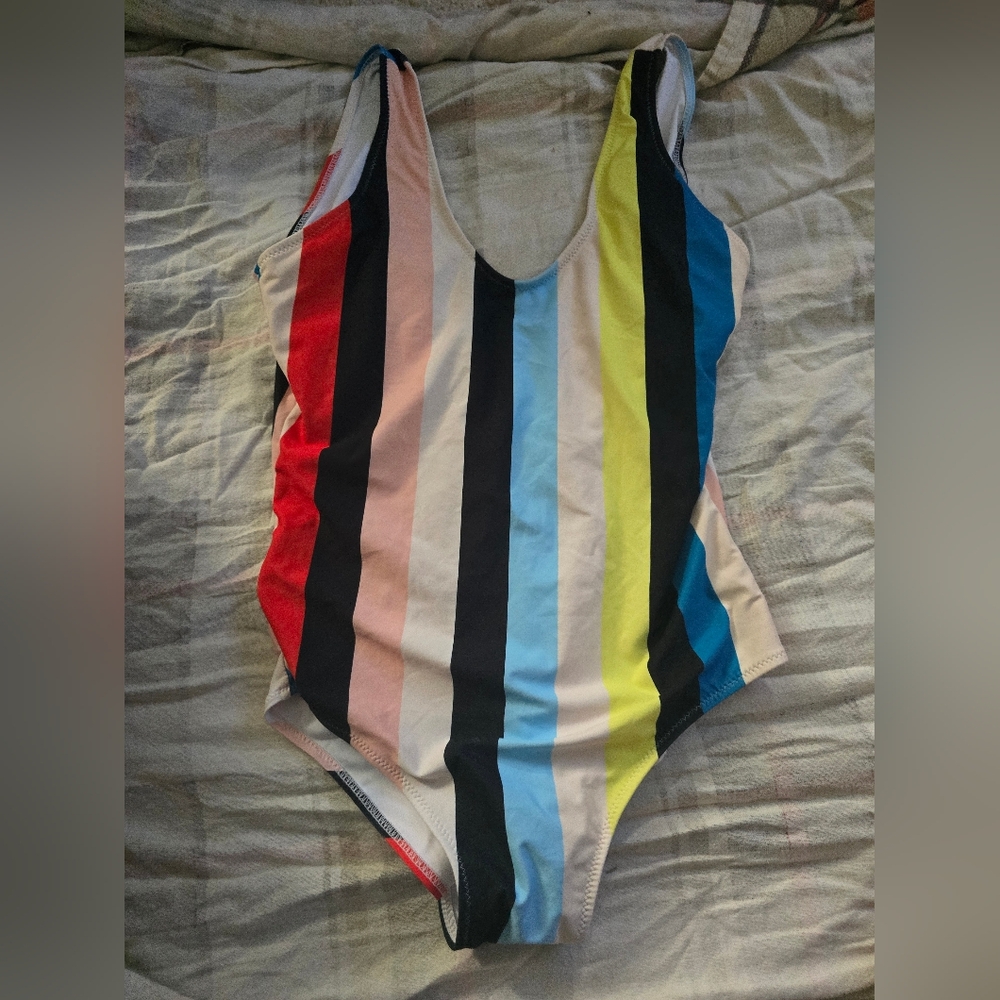 Cup She Size Medium Striped One Piece Swimsuit